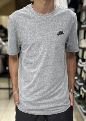Camiseta Nike NSW Club TEE