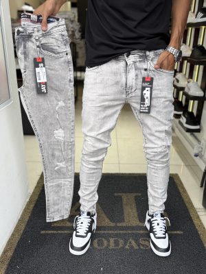 Calça Jay e Jones detalhada