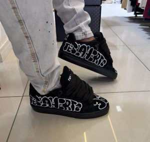 Tênis Tesla Hertz art