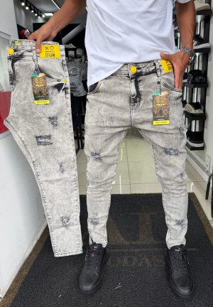 Calça Brow Jeans rasgada